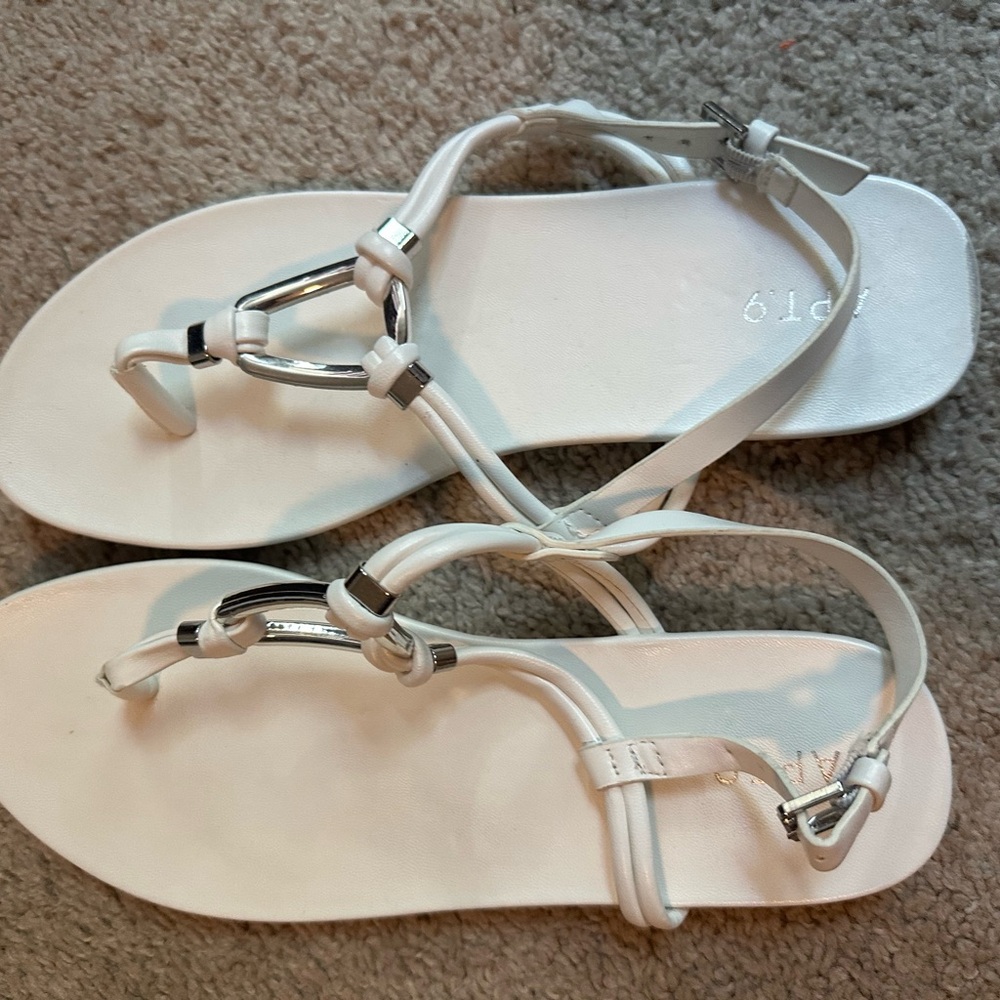 Apt. 9 White Minimalist Flat Sandals